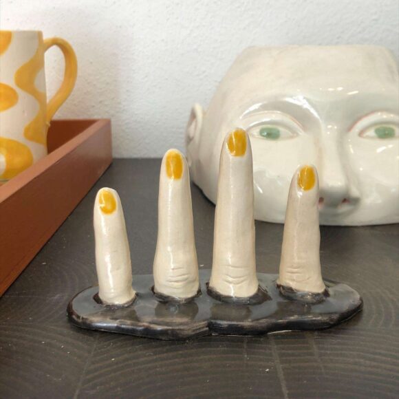 Uñas amarillas